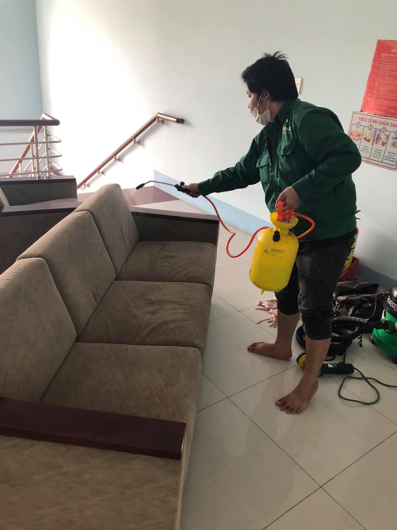 giặt ghế sofa quận 2